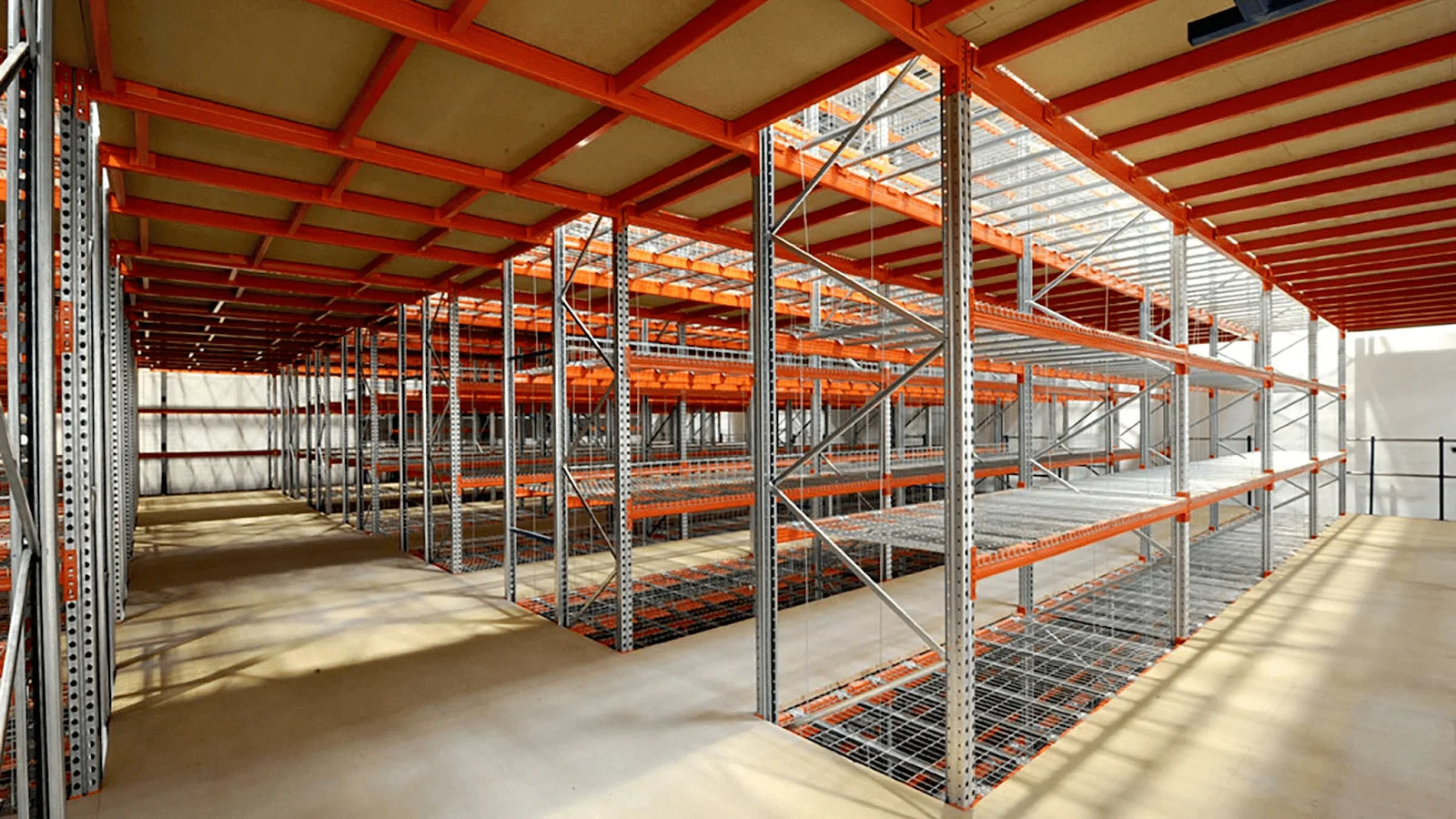 مستوى أرفف معدنية ثقيلة التحمل لنظام تخزين متعدد المستويات