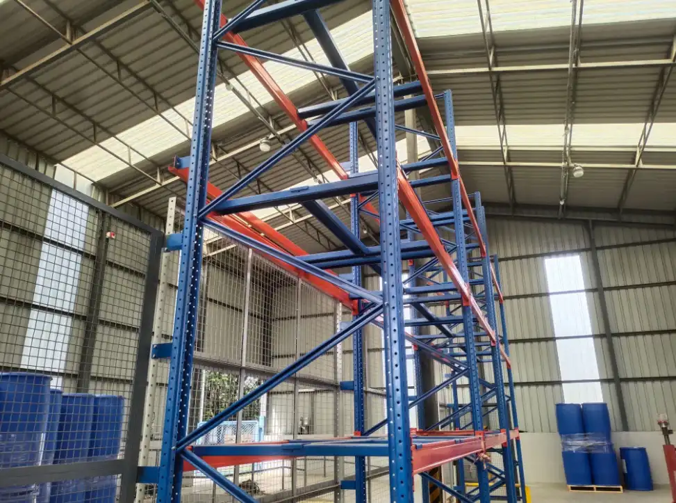 Heavy Duty Industrial Pallet Racking in Warehouse 